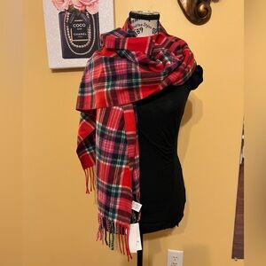 Crown & Ivy Red and Black Plaid Scarf w 22’ X65 inch